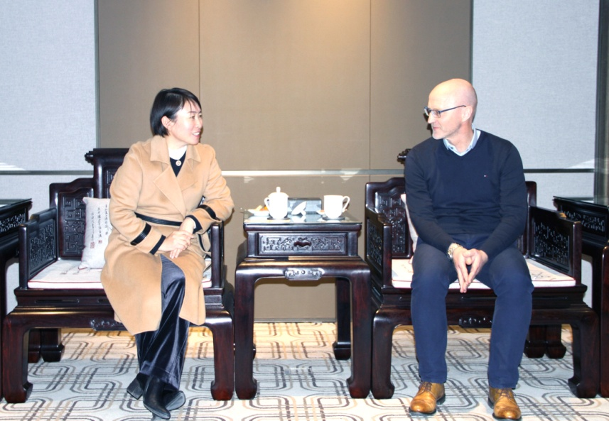 市委常委、臨朐縣委書記劉艷芳會(huì)見(jiàn)德國(guó)曼胡默爾集團(tuán)客人